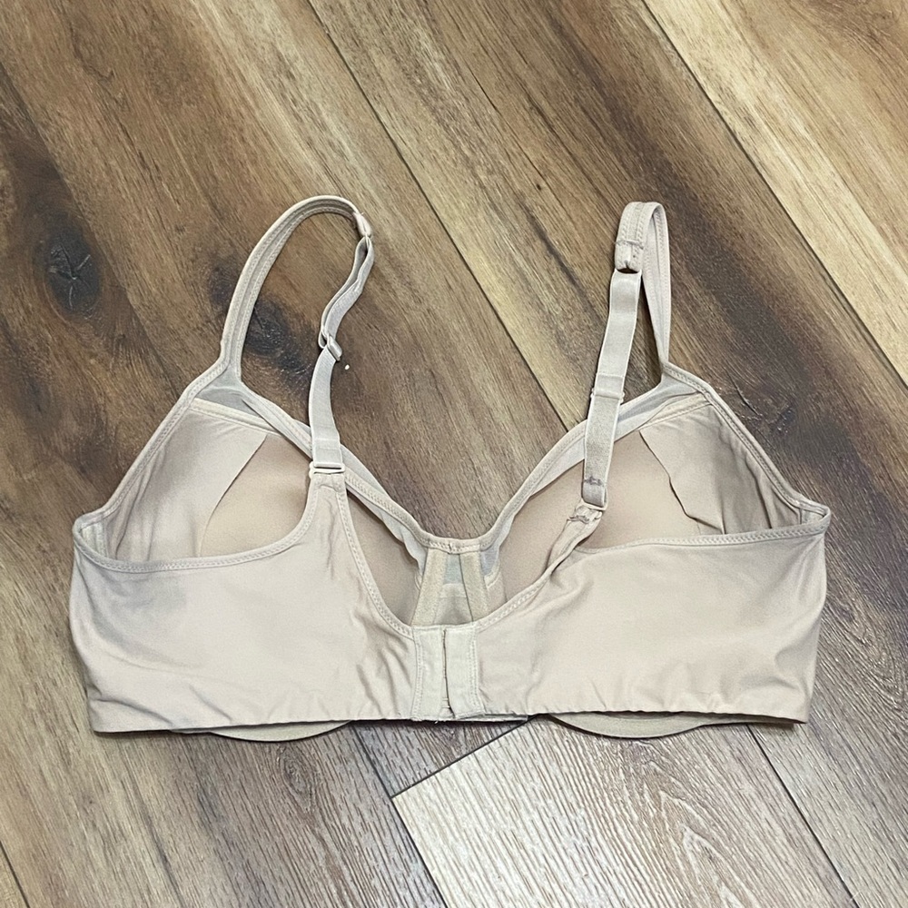 Bali 38D nude underwire un-padded bra - Picture 2 of 3